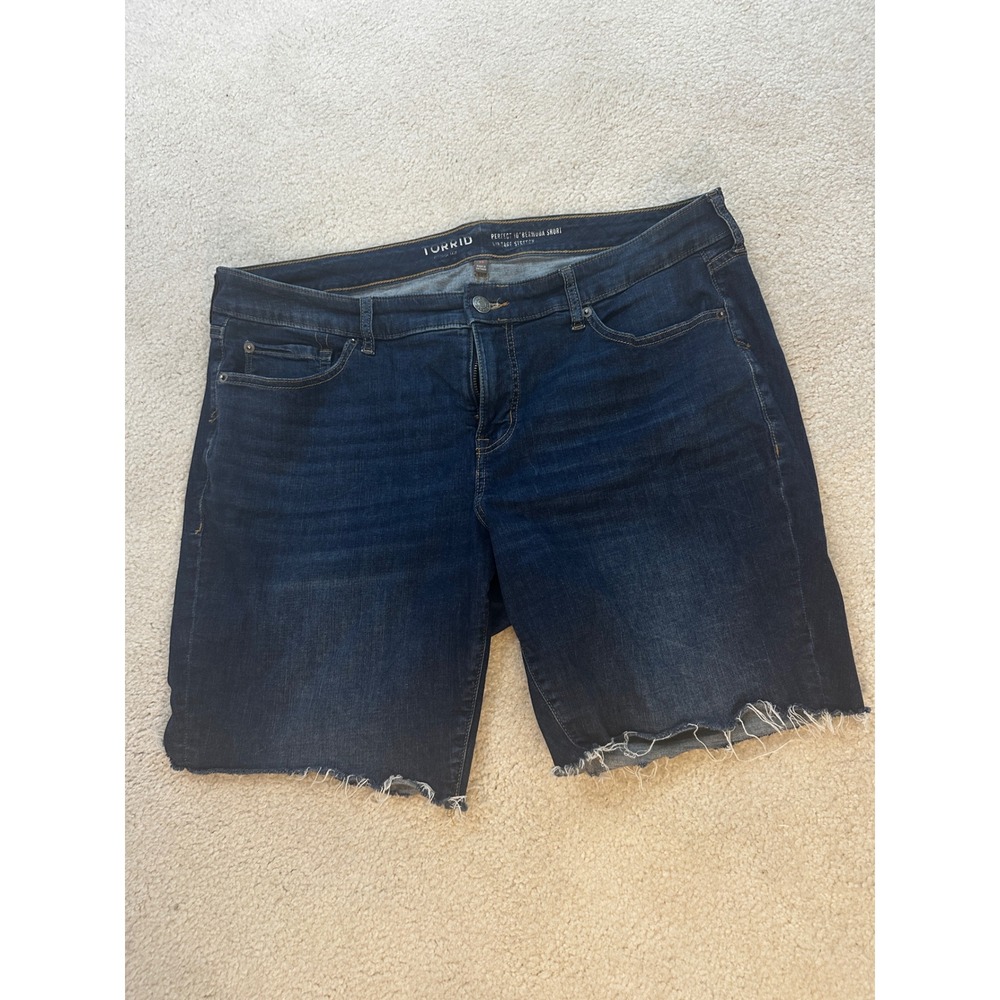Torrid Perfect 10 Bermuda Shorts Vintage Stretch Dark Wash Raw Hem Plus Size 18